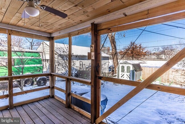 Building Photo - 2122 Arlington Terrace