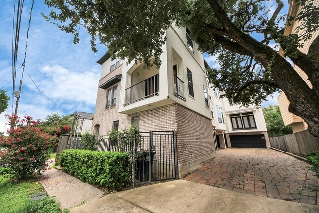 Building Photo - 5617 Kiam St
