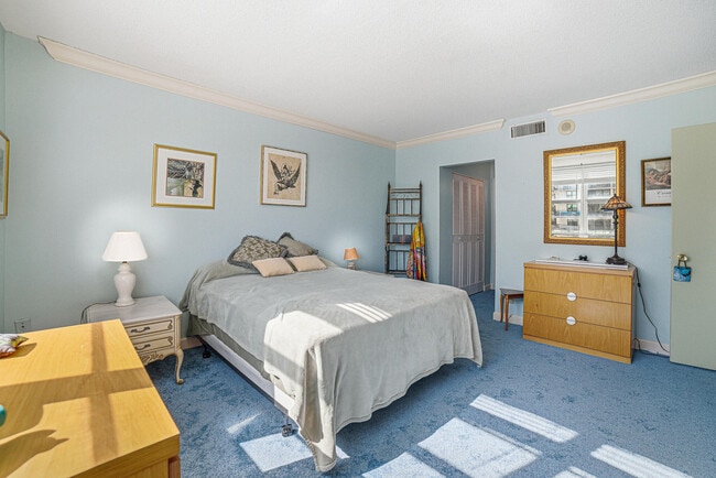 Building Photo - 3450 S Ocean Blvd