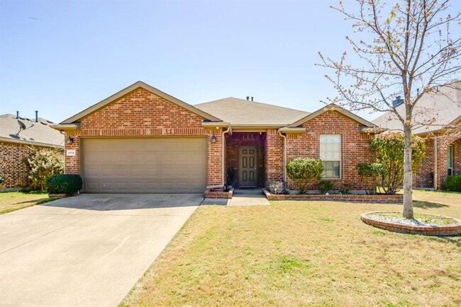 Primary Photo - 1014 Lake Grove Dr