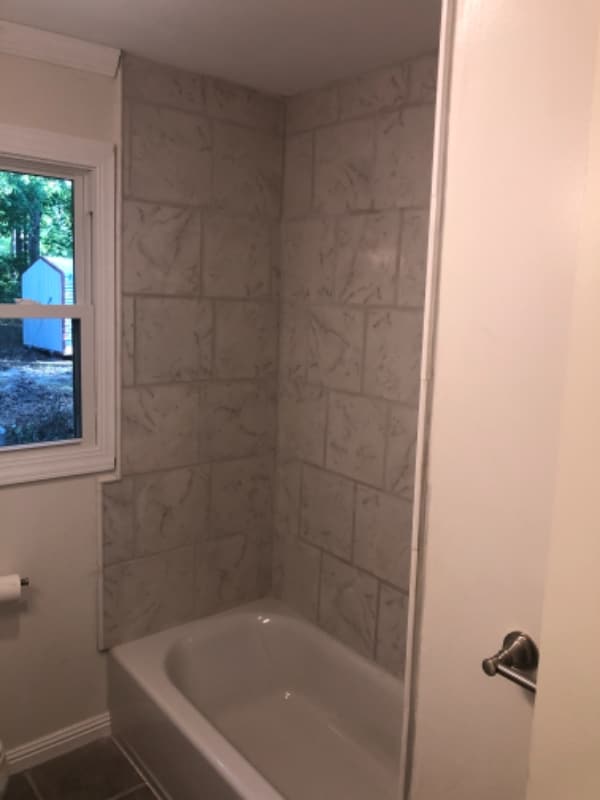 Building Photo - 406 Forest Cir