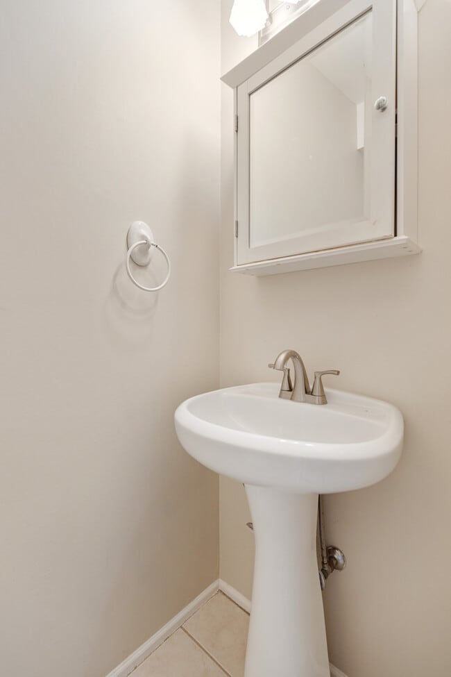 Building Photo - 262 W Inverrary Ln