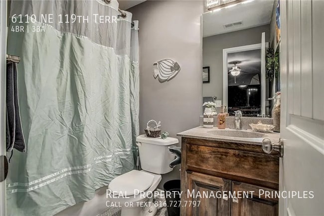 Building Photo - 6110 NE 119th Terrace