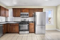 Building Photo - 427 Ferry St