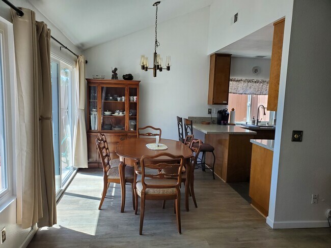 Building Photo - 7063 Deerhurst Ct