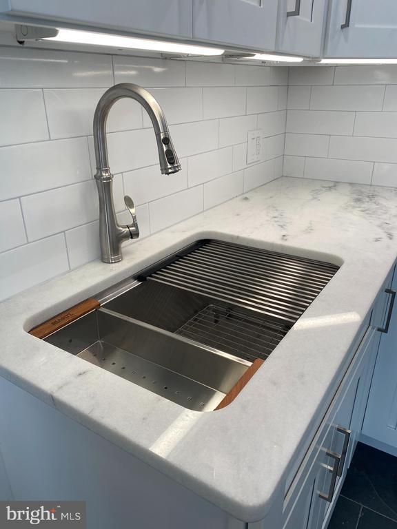 Building Photo - 1216 S 11th St