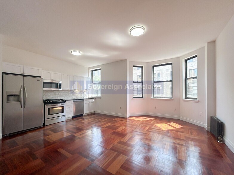 Building Photo - 601 W 137th St