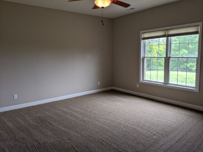 Building Photo - 5456 Dairy Ln