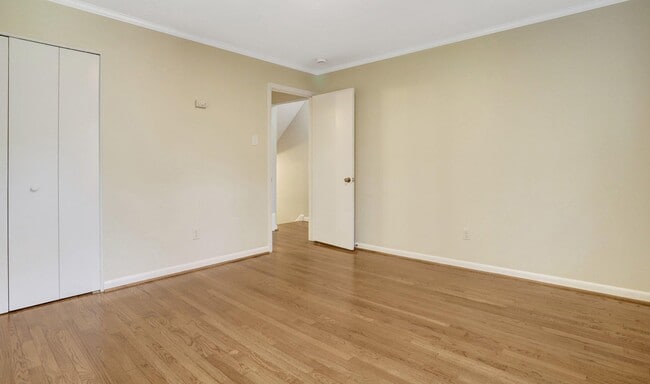 Building Photo - 8005 Candlewood Dr