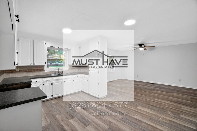 Building Photo - 1494 Carpenter St