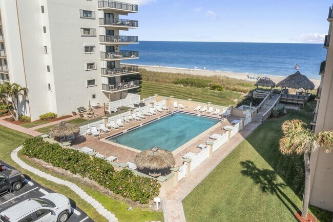 Building Photo - 10152 S Ocean Dr