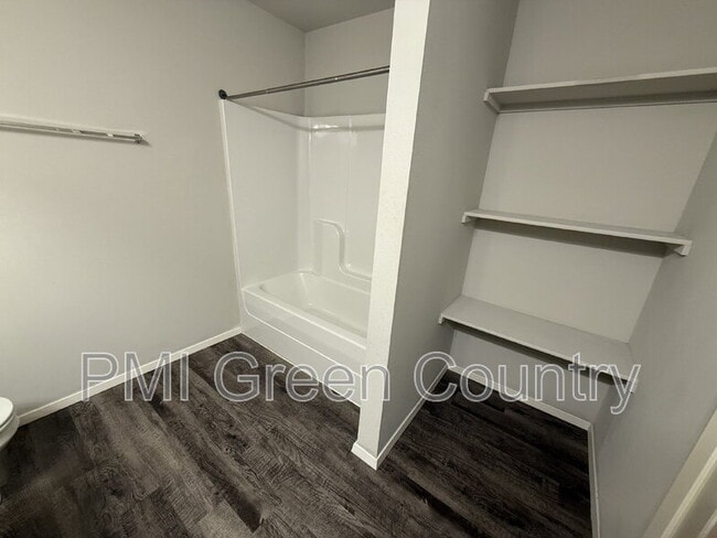 Building Photo - 8506 E 161st Pl S