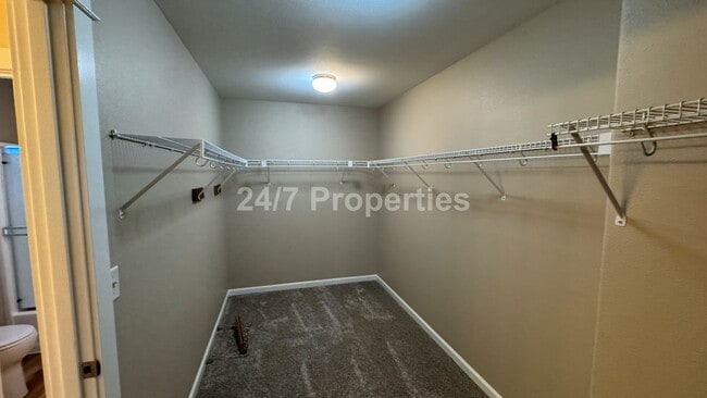Building Photo - 3 BD I 2.5 BA Home - Fairview
