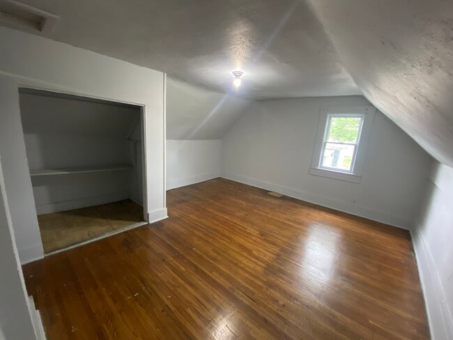 Building Photo - 924 N Franklin St