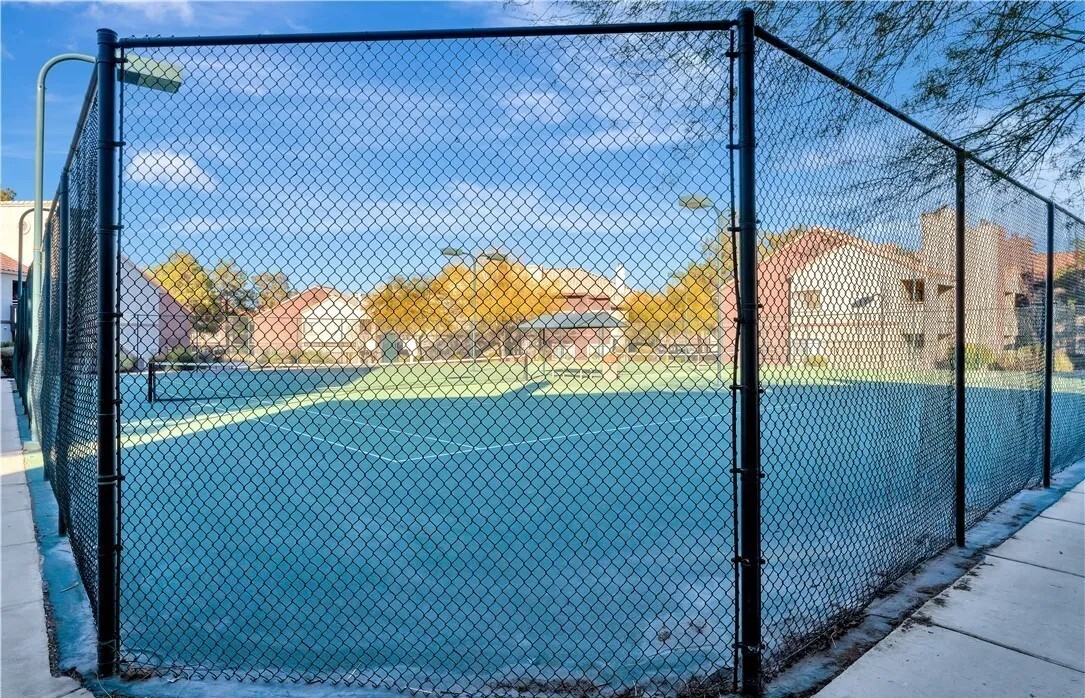Building Photo - 5076 S Rainbow Blvd