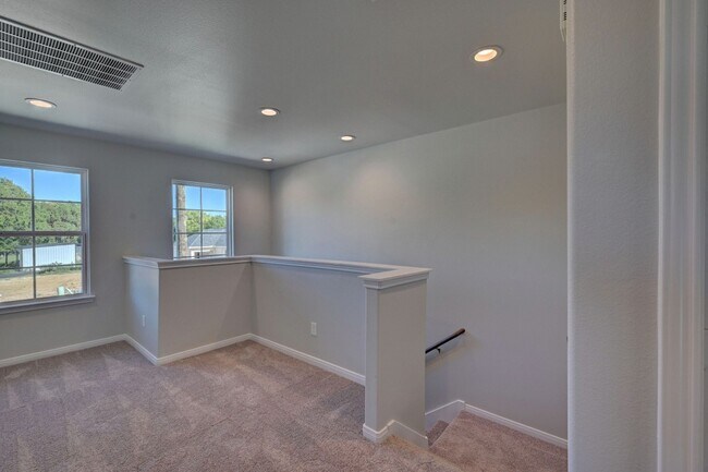 Building Photo - 11857 E Gate Dr