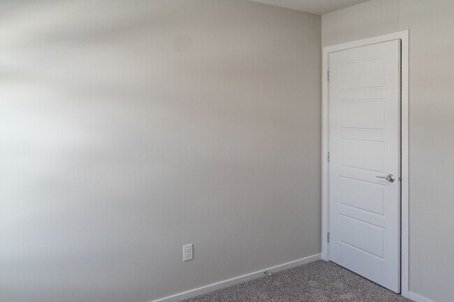 Building Photo - 5813 W Georgetown Ln