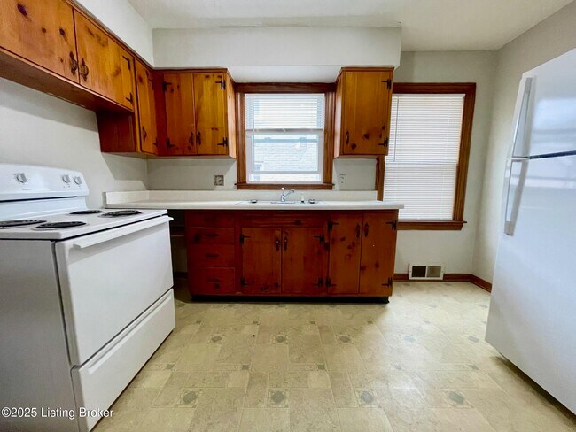 Building Photo - 208 Breckenridge Ln