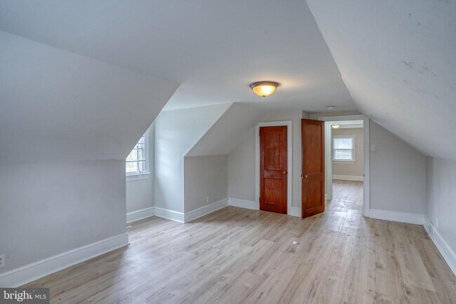 Building Photo - 1111 Bayview Rd