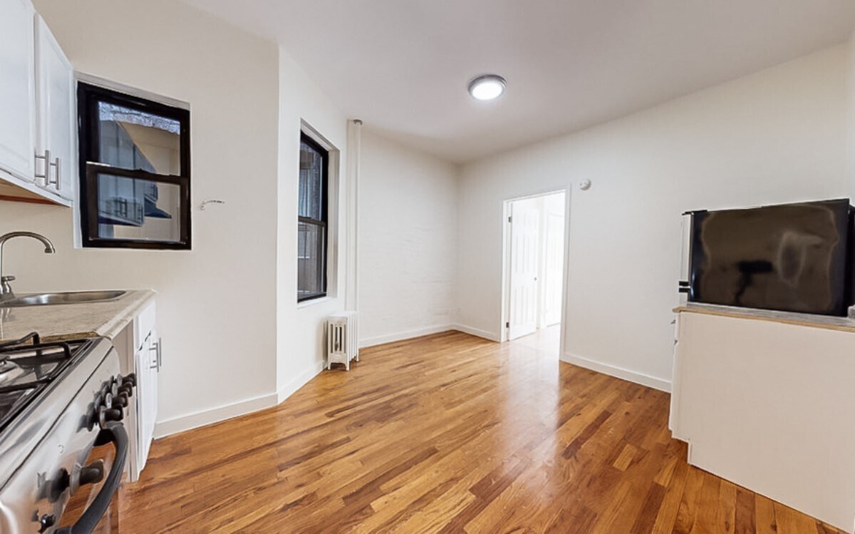 Building Photo - West 147th Street