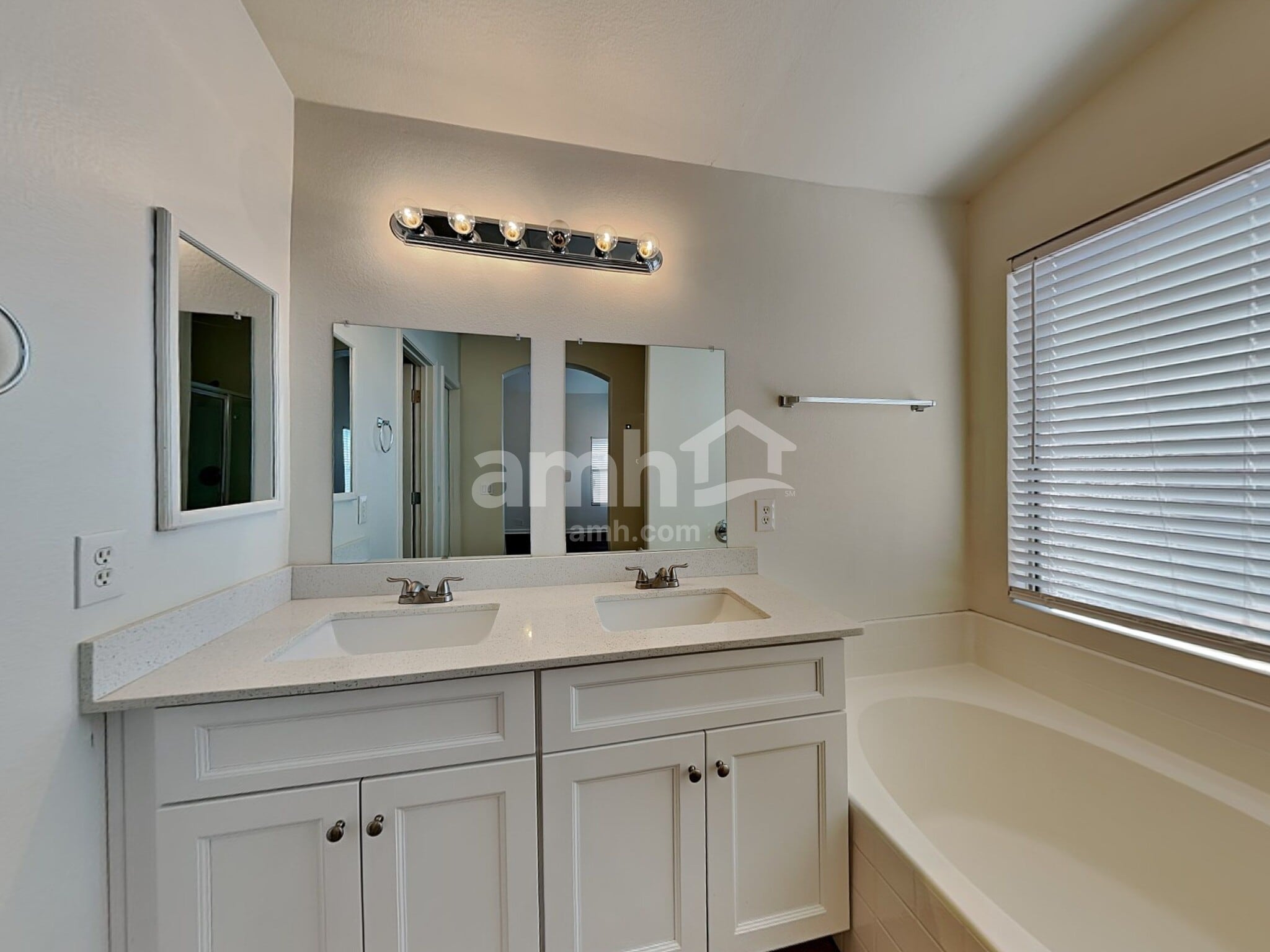 Building Photo - 9255 W Brown St