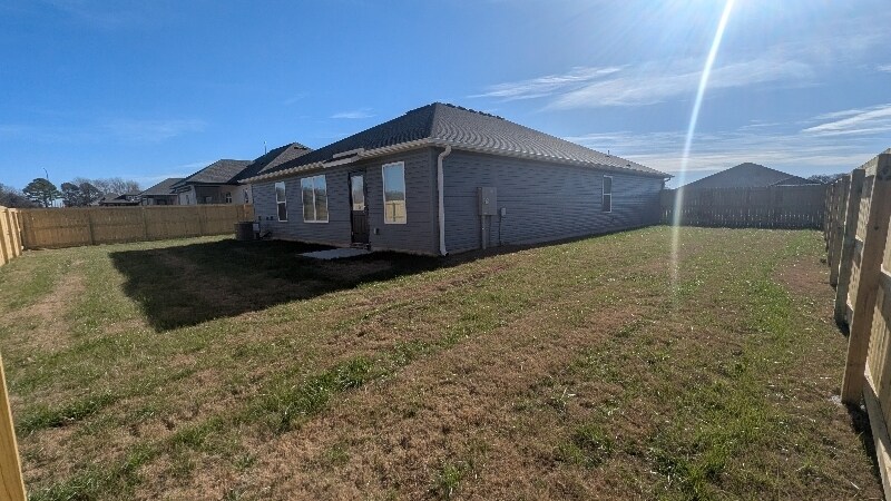 Building Photo - 1405 E Latium St
