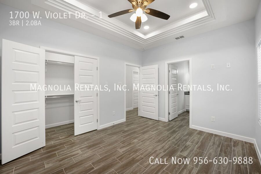 Building Photo - 1700 W Violet Dr