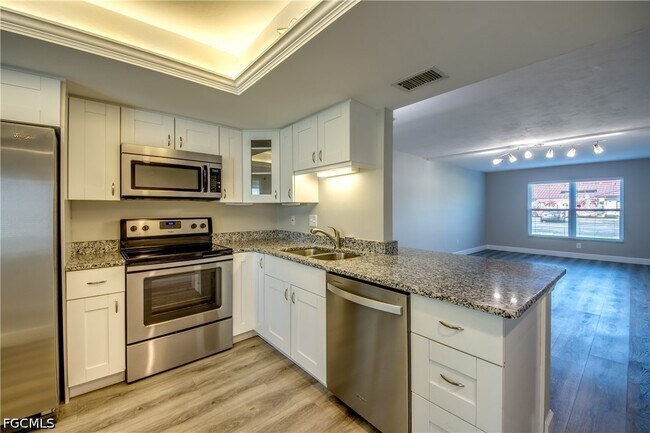 Building Photo - 2526 SE 16th Pl