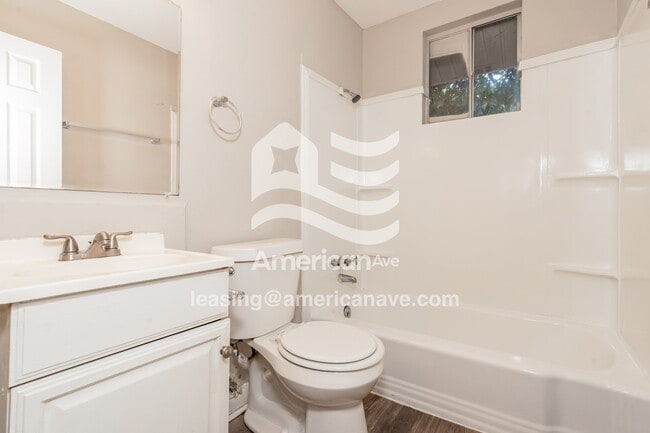 Building Photo - 203 Stevens St