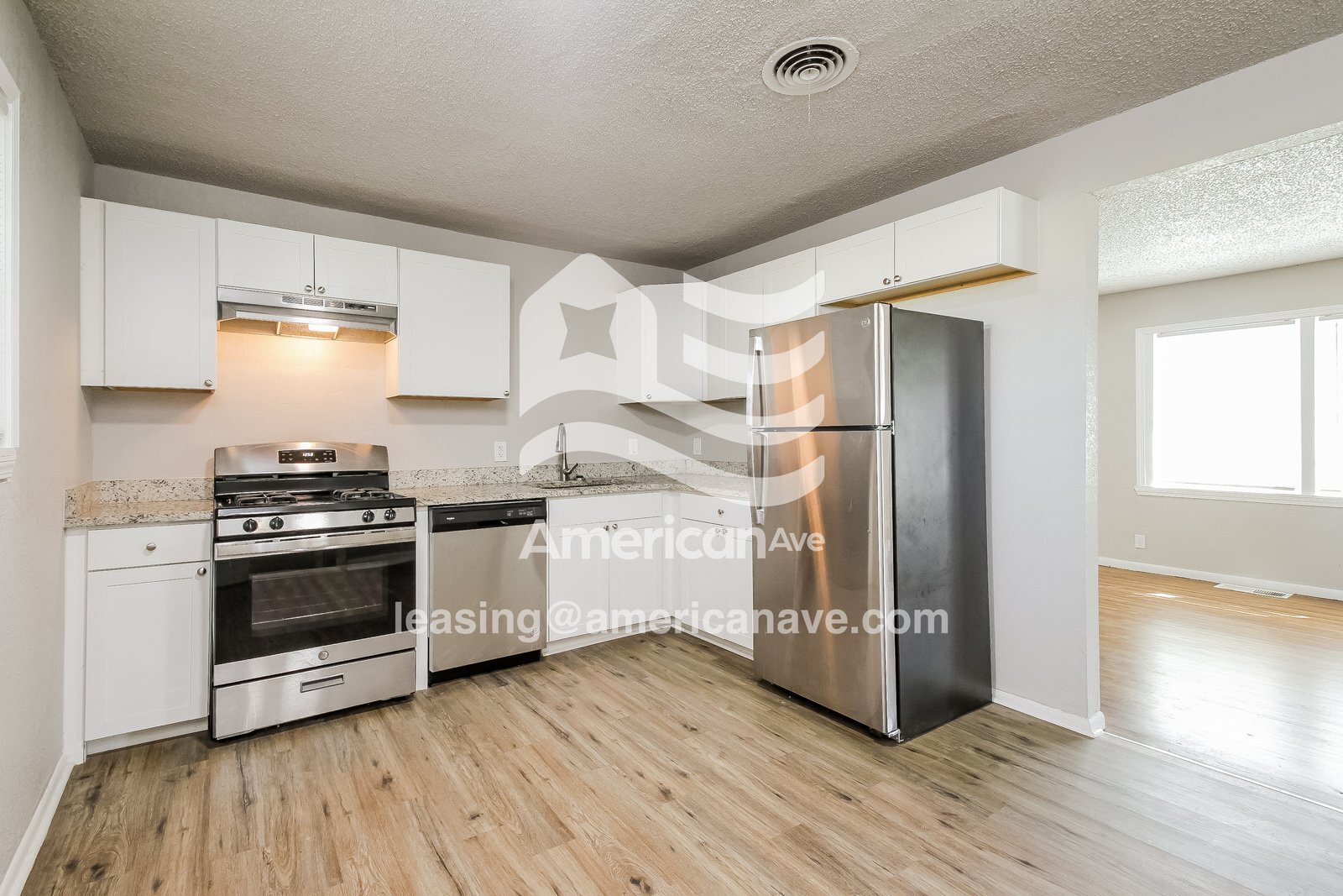 Building Photo - 875 E 53rd St N