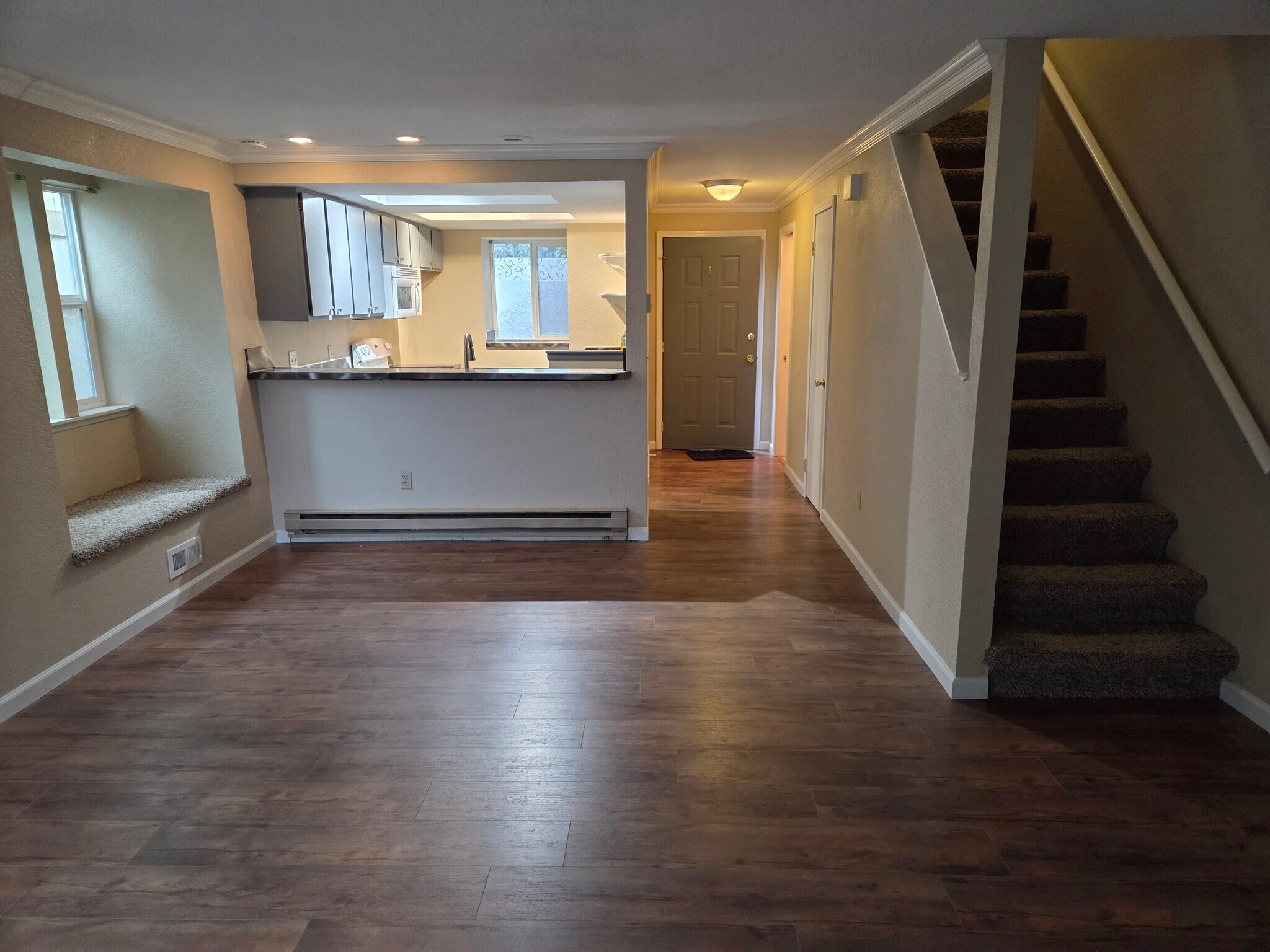 Building Photo - 220 Israel Rd SW