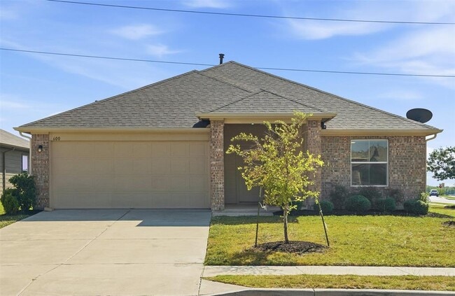 Building Photo - 600 Marimoor Dr