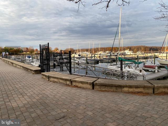 Building Photo - 820 Belmont Bay Dr