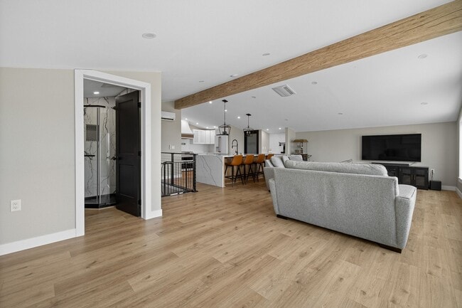 Building Photo - 4 BED | 2 BATH | BARNDOMINIUM | HOT SPRINGS | FURNISHED
