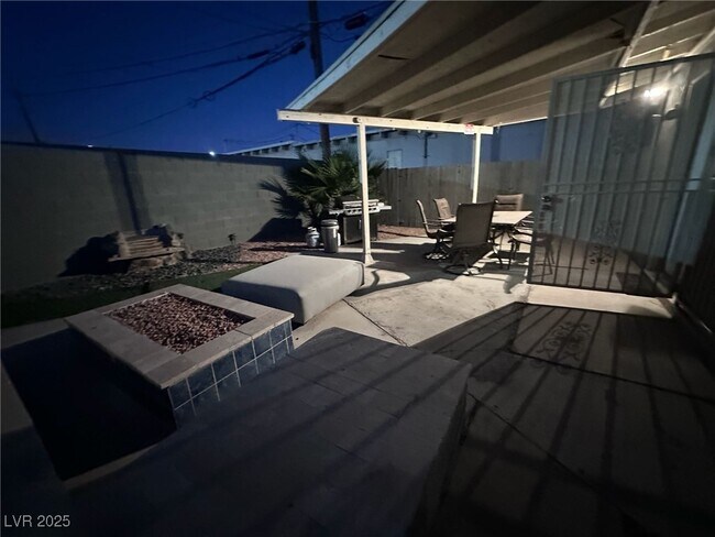 Building Photo - 2409 N Bruce St