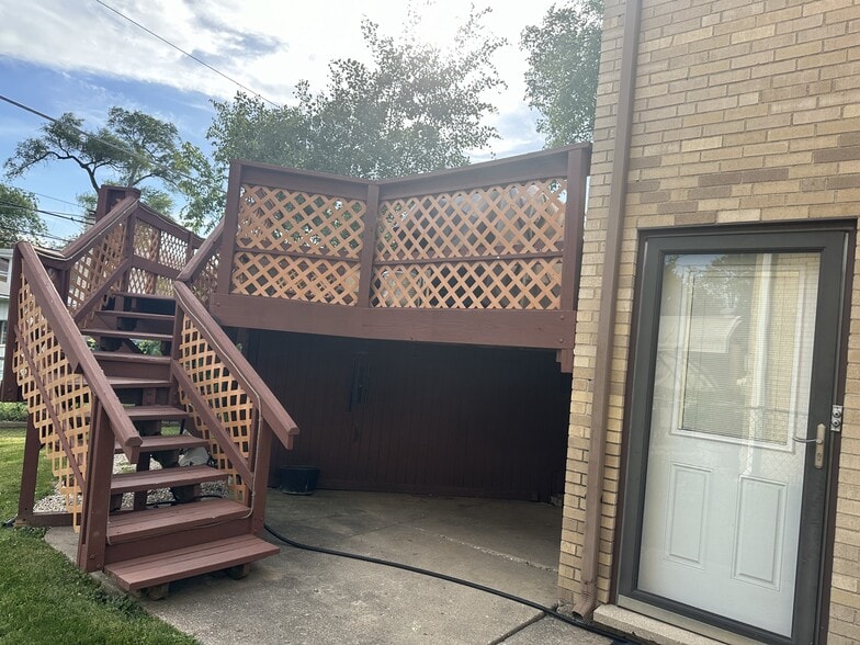 Rear Entrance Patio - 1336 N Northwest Hwy