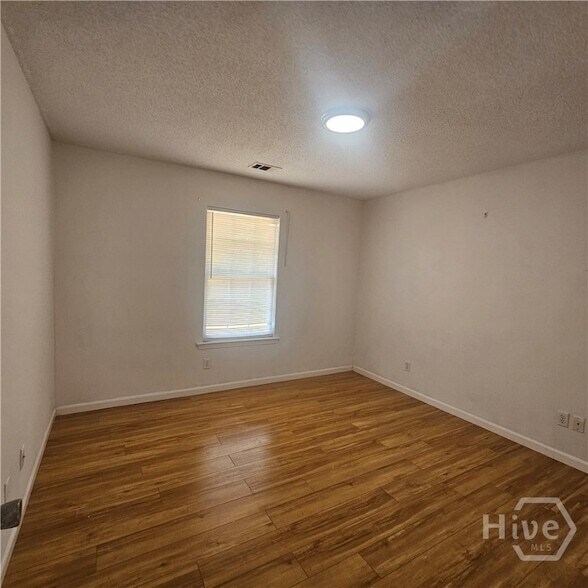Building Photo - 711 Plantation Dr