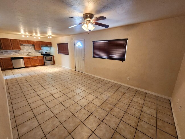 Building Photo - 1417 Fifth St.