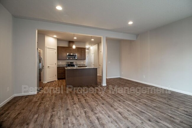 Building Photo - 5831 NE 56th Pl