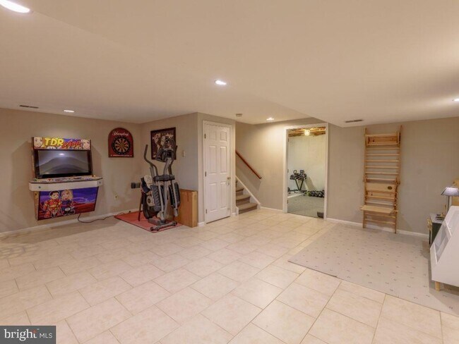 Building Photo - 2014 Ryans Run