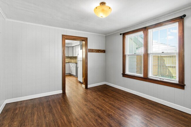 Building Photo - ? Charming Home in the Heart of Newark! ?