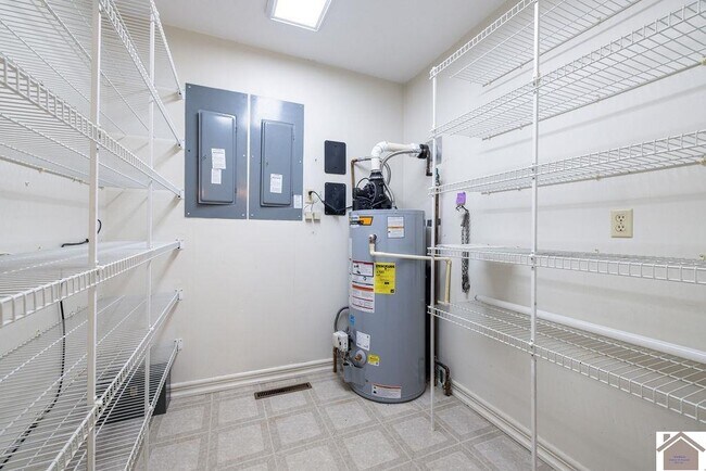 Building Photo - 51 Martin Cir