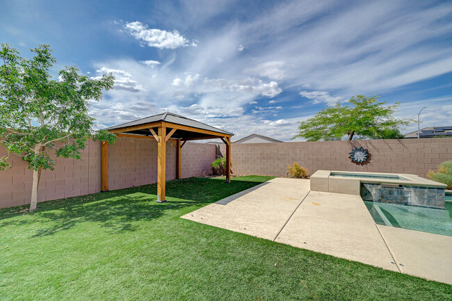 Building Photo - 706 Eros Ct