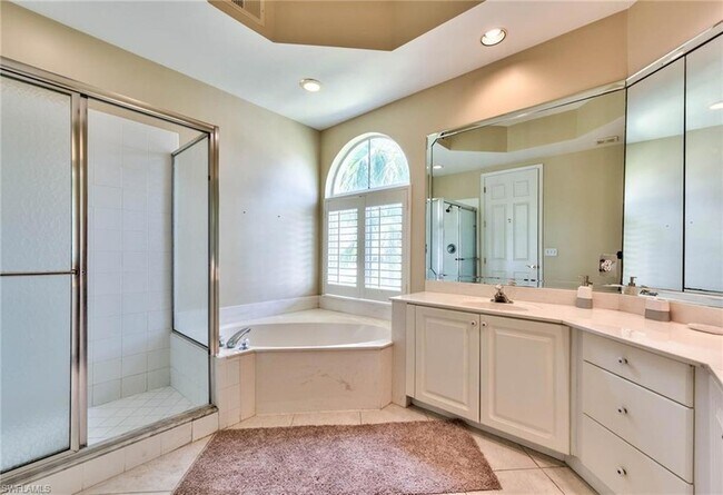 Building Photo - 1515 Clermont Dr