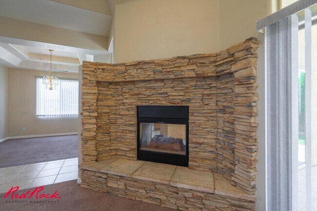 Building Photo - Comfortable 3-bedroom Home. Small Dog Frie...