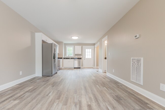 Building Photo - 3316 Chattanooga Rd