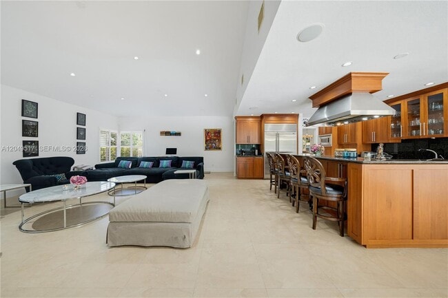 Building Photo - 14601 Pompano Dr