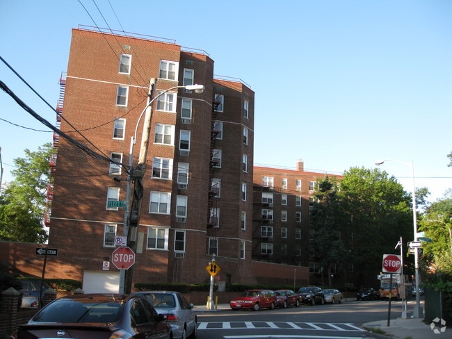 6622 Fleet St - 66-22 Fleet St