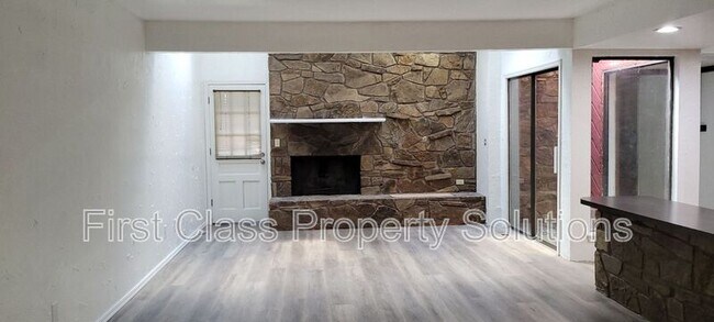 Building Photo - 7407 Kings Manor Ct