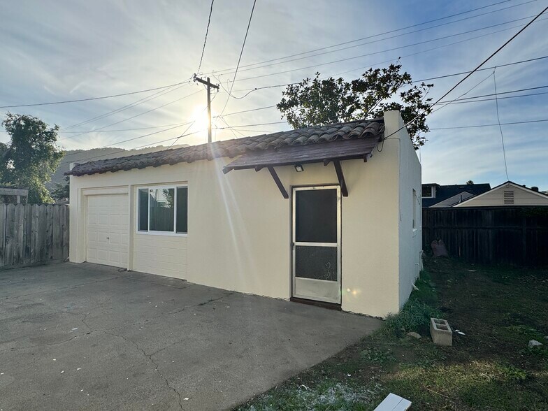 Building Photo - 59 Chorro St